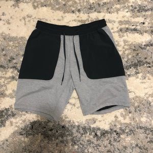 Lululemon City Commute Short 11”